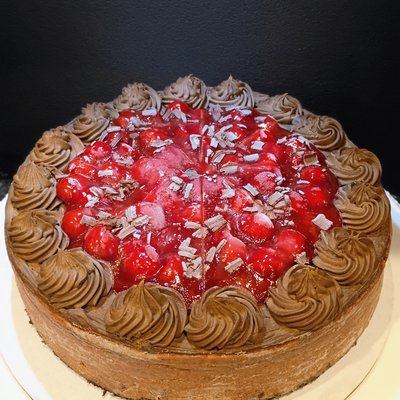 Black forest cheesecake