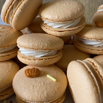 Pumpkin Cheesecake Macaron
