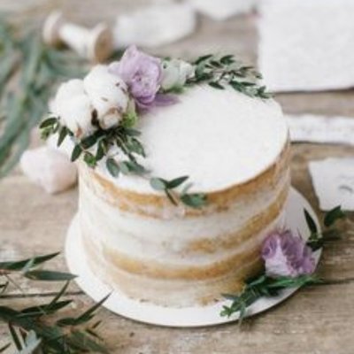 8” Naked Cake (Serves 20 Guests)