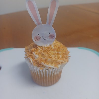 Seasonal 12 Count Cupcakes 