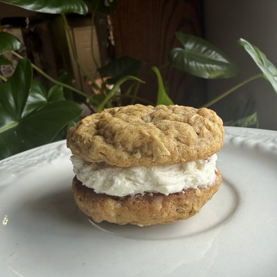 Oatmeal Cream pies (5 Count) 