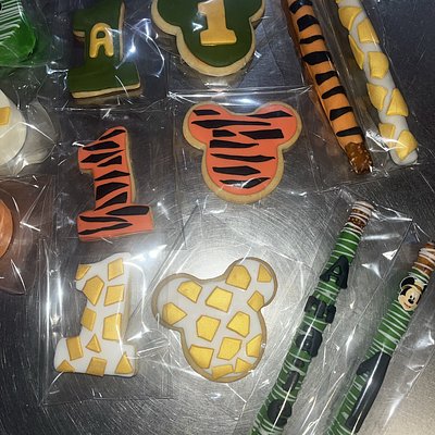 Dipped Pretzels 