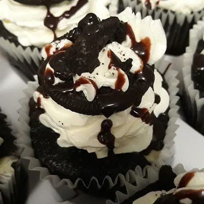 Oreo Cupcakes With White Cake Or Chocolate Cake