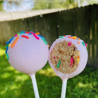Custom Cake Pops