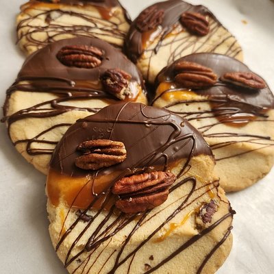 Butter Pecan Turtle 1/2 Dozen 