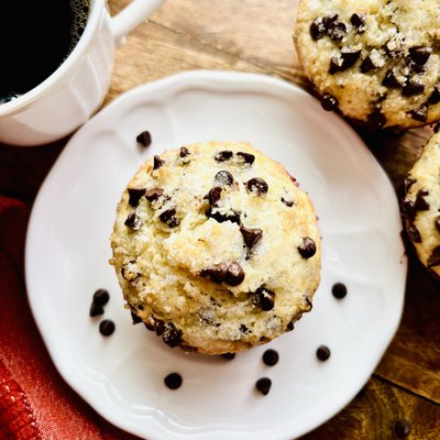 Chocolate Chip Muffin 4” (Bakery Size)