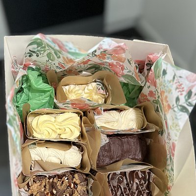 Wedding Cake Sampler Box