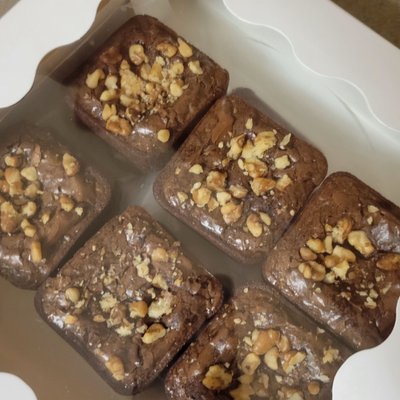 Three Aprons Brownies
