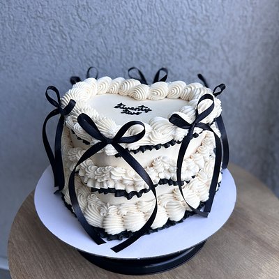 9” Custom Heart Cake 