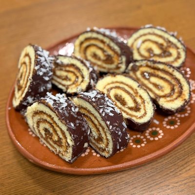 Chocolate Mocha Niño Envuelto (8 Slices Per Cake) 