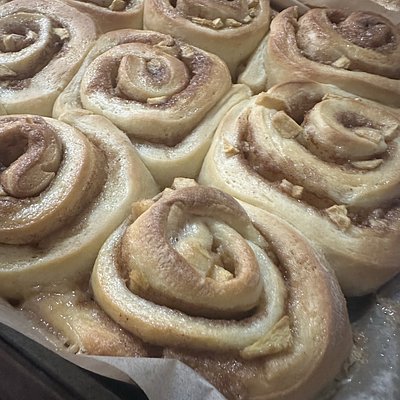 Apple Cinnamon Rolls - 1 Dozen