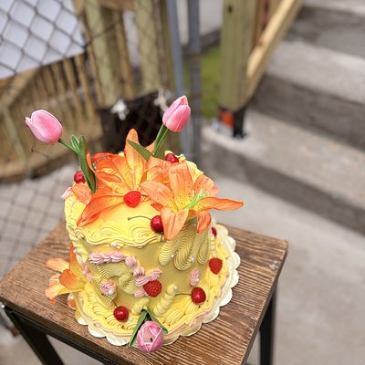 🎂 Signature Custom Cakes by Reena’s Sweet Shoppee