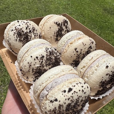 Cookies And Cream 6 Pack Macaron