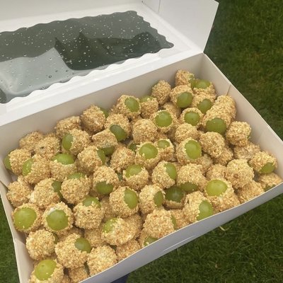 Taffy Grapes Party Tray 
