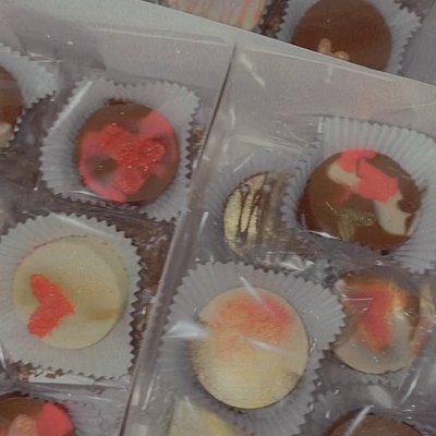 Dipped In Chocolate (Lg) 16-25pc