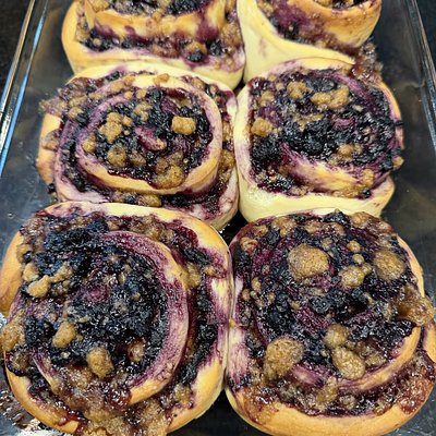 4-Pack Blueberry Crumble Cinnamon Rolls W/ Icing