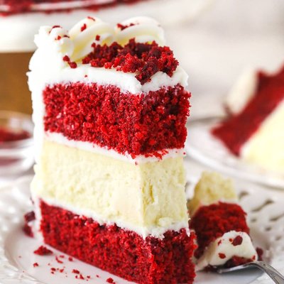 Red Velvet Cheesecake Slice 