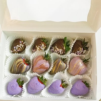 Chocolate Dipped Strawberries - Dozen