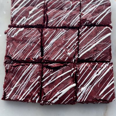 Red Velvet Brownies 