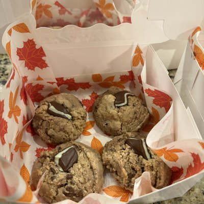Candy Bomber Surprise Cookies 4 Pack