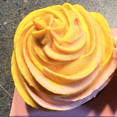 Strawberry Lemonade Cupcake