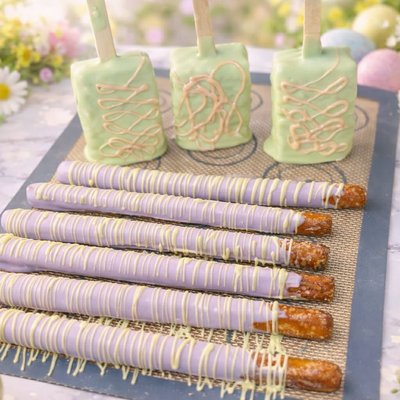 Dipped Pretzel Rods 