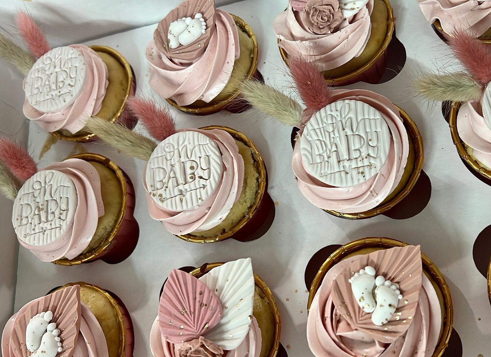 Cupcakes (themed)