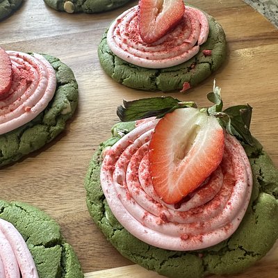 Matcha Strawberry Cheesecake Cookies