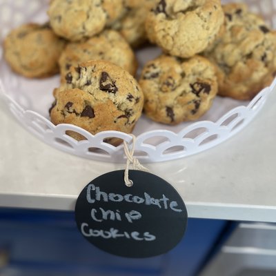 Chocolate Chip Cookies (box of 4)