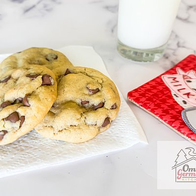 Thick-and-Chewy Chocolate Chip Cookies (dozen)