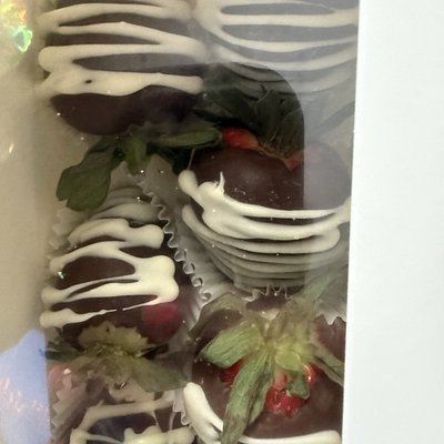 6ct- Chocolate Covered Strawberries 