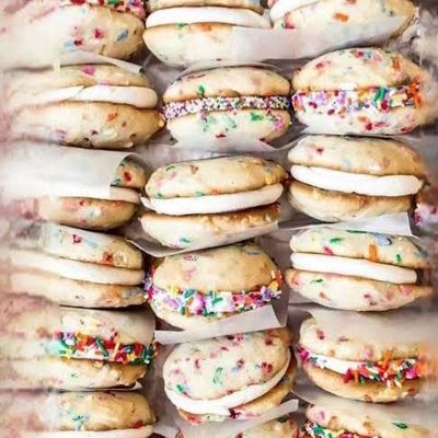 Vanilla Funfetti Whoopie Pie