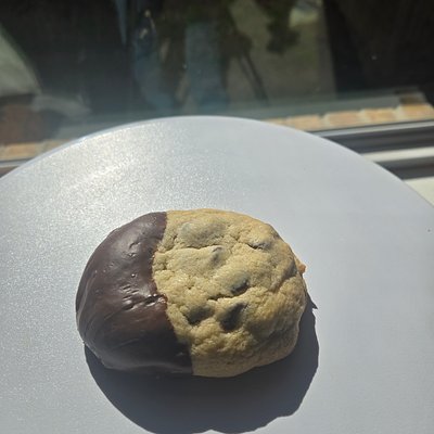 Chocolate Dipped Chocolate Chip Cookies