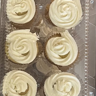Vanilla Cake with Cream cheese Icing 