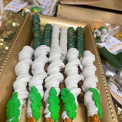 Dozen Twisted Caramel Pretzels 