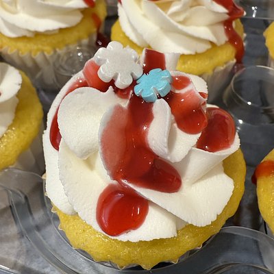Lemon With Raspberry (filled) Cupcakes Per Dozen