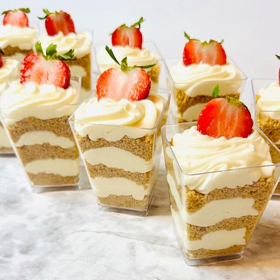 Cheesecake Dessert Shooters
