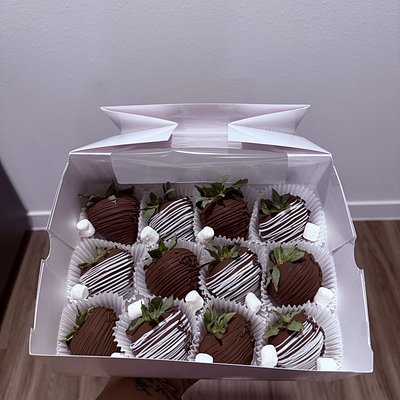 Chocolate covered strawberries 