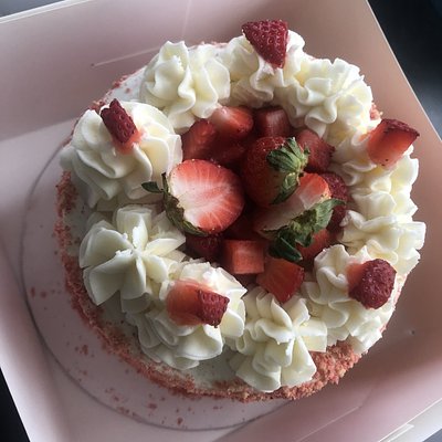 6in Signature Strawberry Crunch 