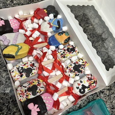 Themed Cakesicles- Vanilla Cake