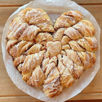 Valentine Cinnamon Roll Pull-apart