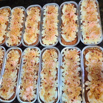 Strawberry Crunch Mini Cakes