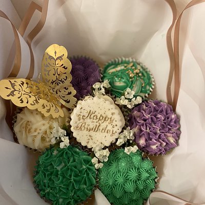 Elegant Cup Cake Bouquet 