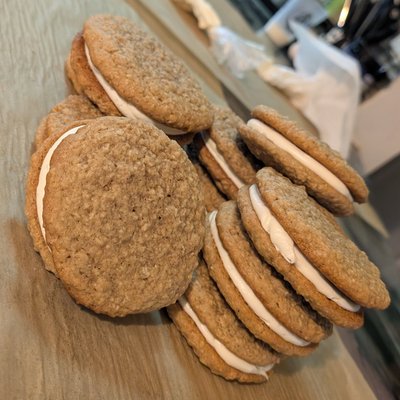 Oatmeal Creme Pies