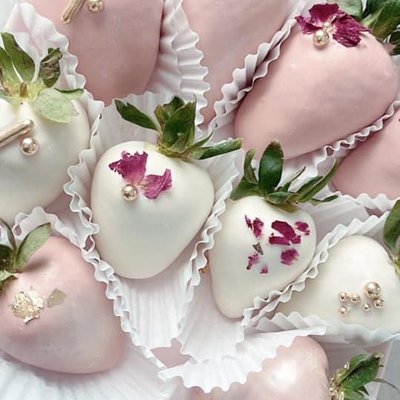Dozen Strawberries 