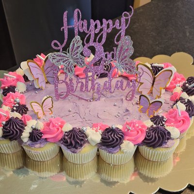 Pull Apart Cupcake Cake 