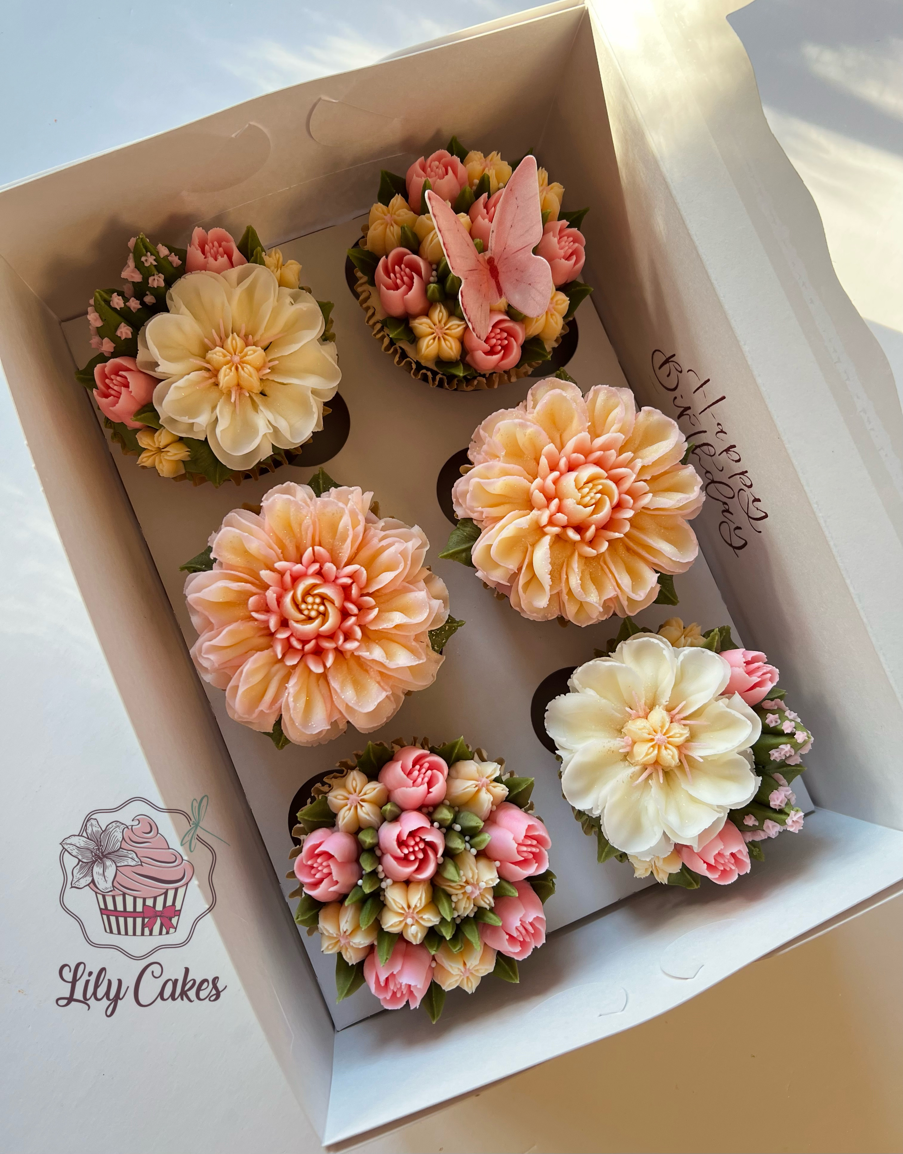 6 Boxed Floral Cupcakes🌼
