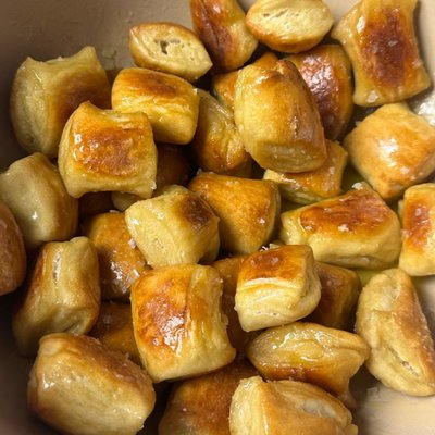 Pretzel Bites (Salted Or Brown Sugar/Cinnamon)