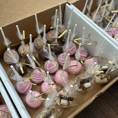 Cake Pops/Cakesicles