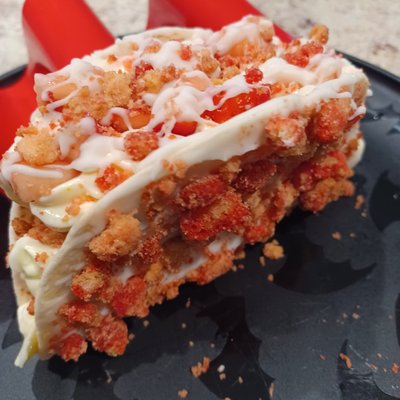 Strawberry Crunch 🍓 Cream Cheese Taco